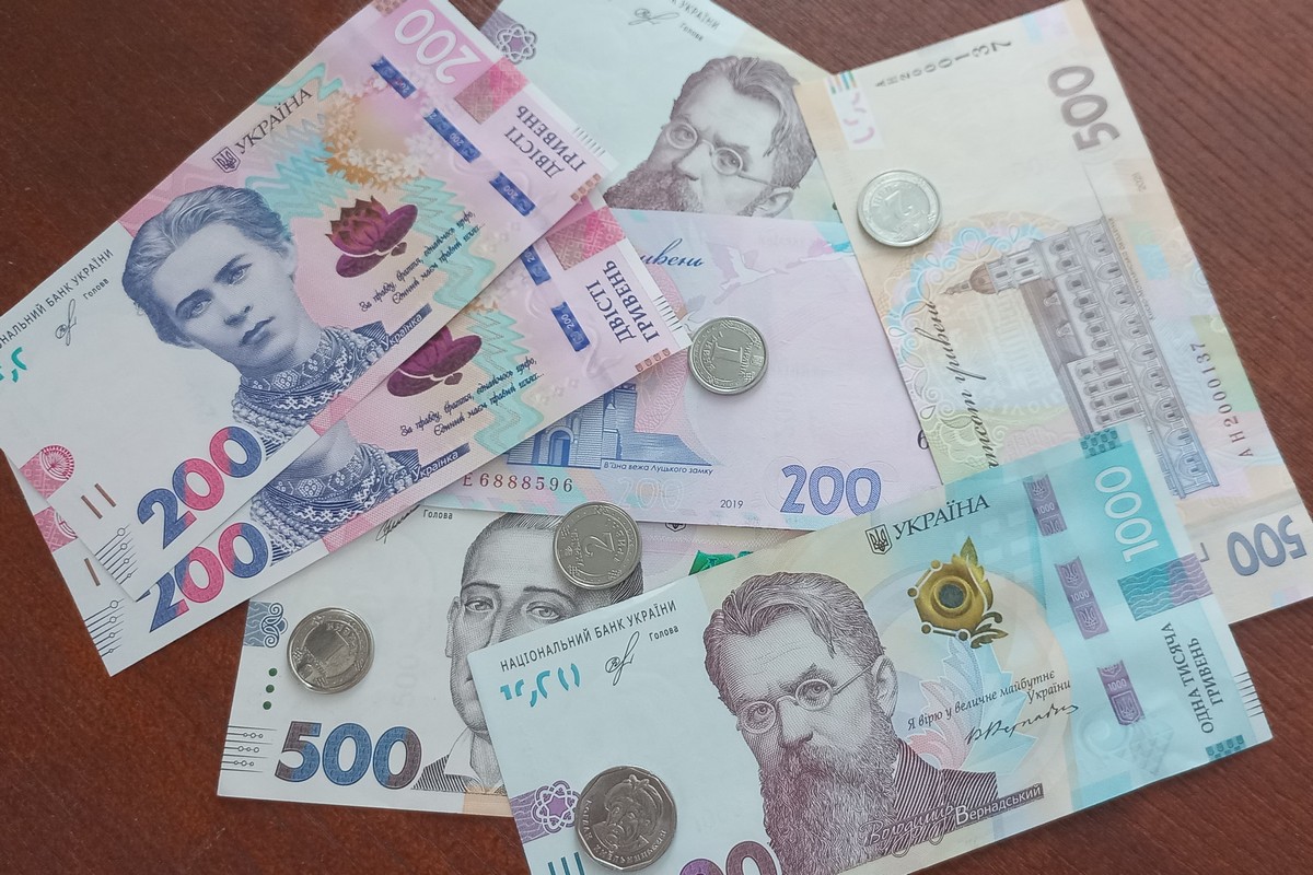 Як одиноким батькам отримати соціальну допомогу