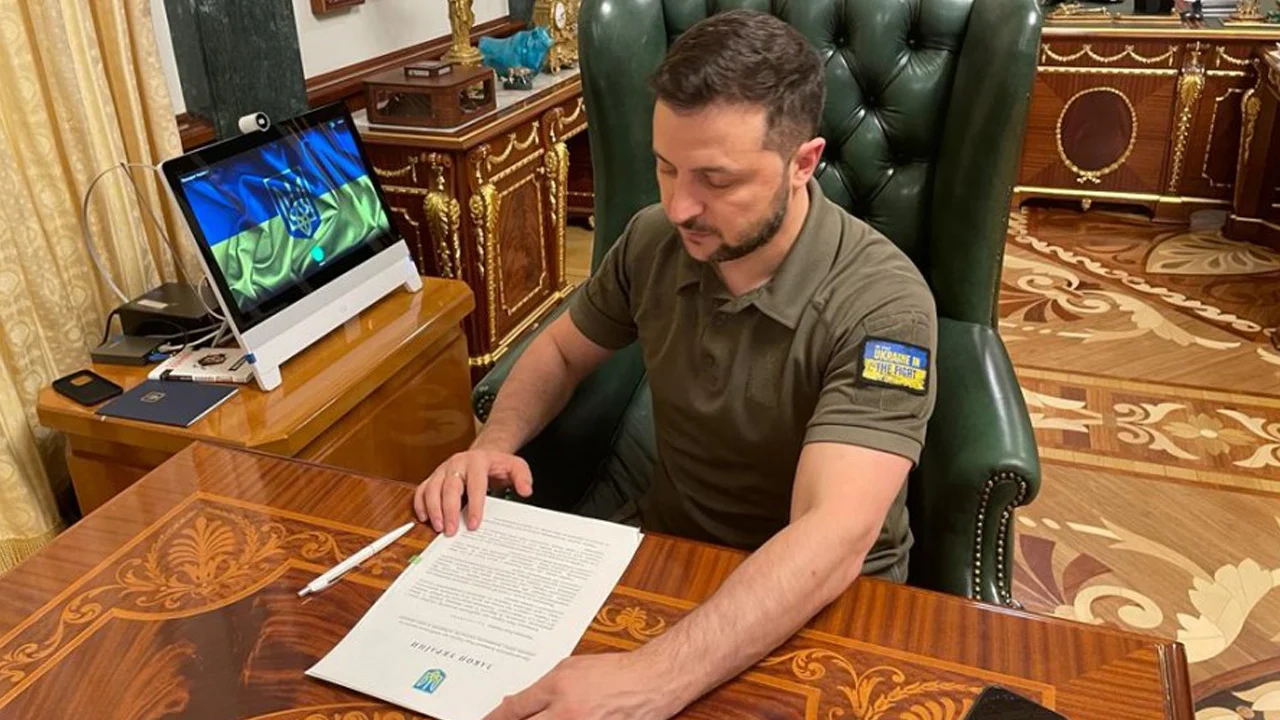 Зеленський підписав закон про підвищення податків