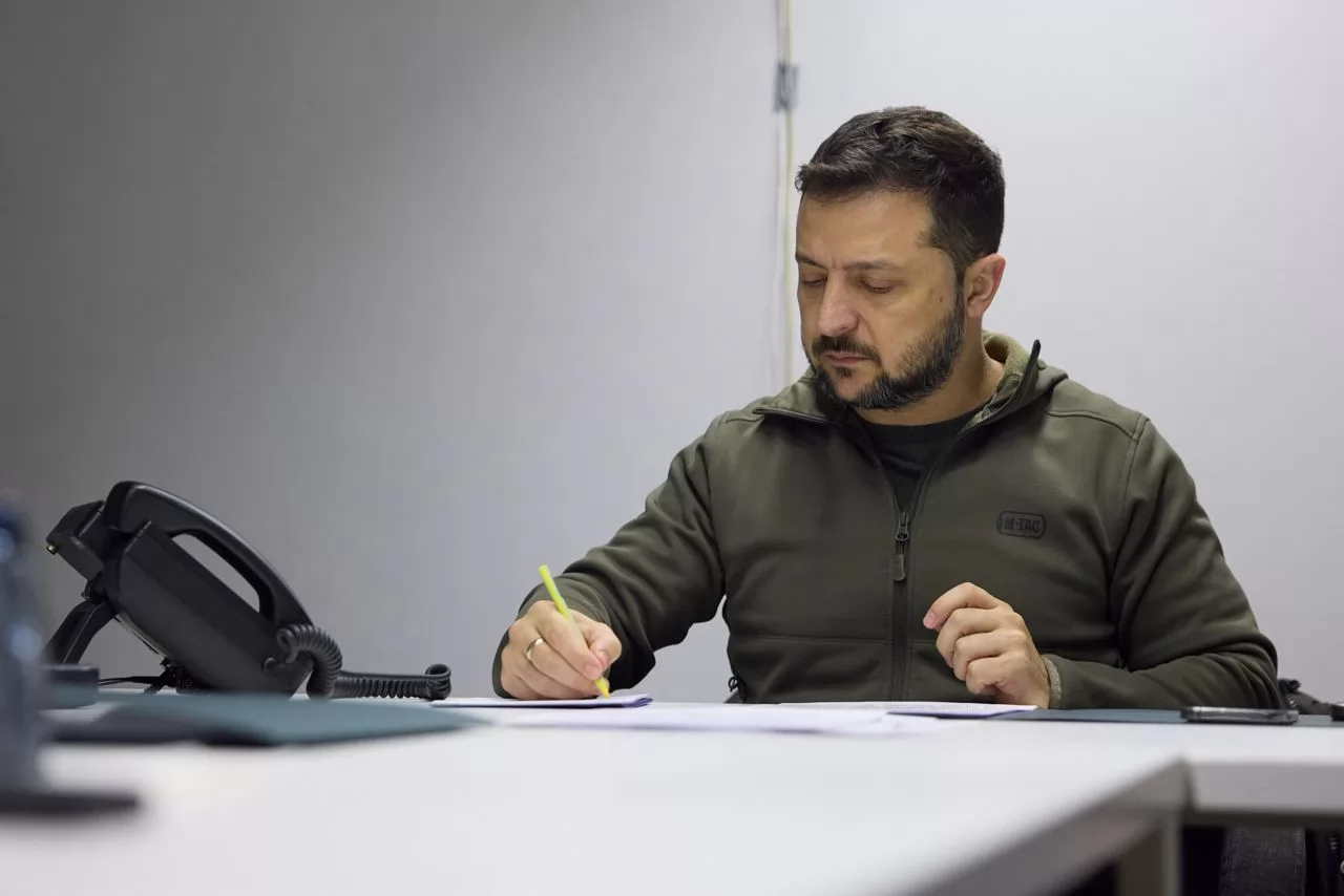 Грубе порушення Конституції: як президент Зеленський уникає підписання законів