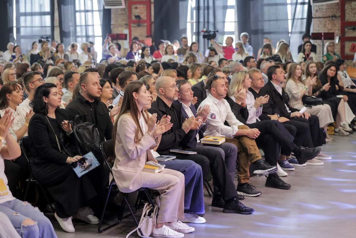 Чи отримуватимуть вчителі щомісячну доплату у 2026 році