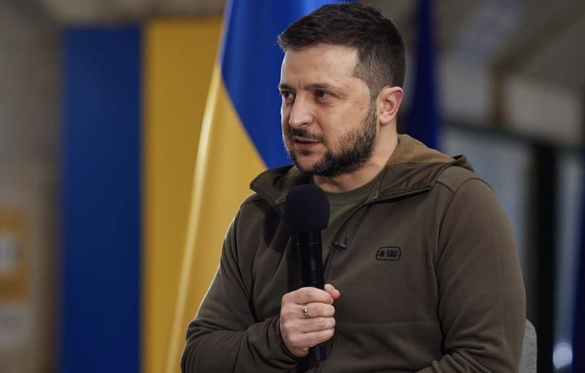 Зеленський окреслив два сценарії для України: переговори або активна оборона